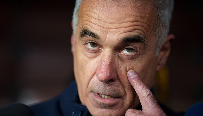 Der rechtsextreme und kremlfreundliche Ex-Pr&auml;sidentenkandidat Calin Georgescu wurde in Bukarest von der Polizei abgef&uuml;hrt.