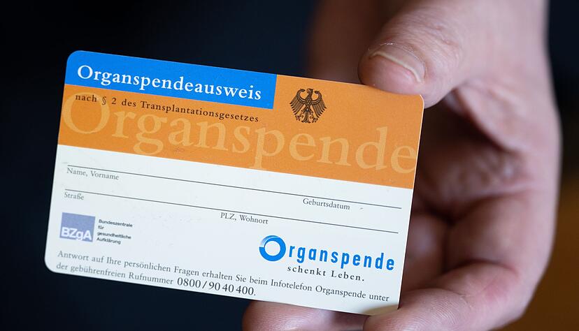 Ein Organspendeausweis kann helfen, den eigenen Willen festzuhalten und im Ernstfall bekannt zu machen. Ein Organspendeausweis kann helfen, den eigenen Willen festzuhalten und im Ernstfall bekannt zu machen.