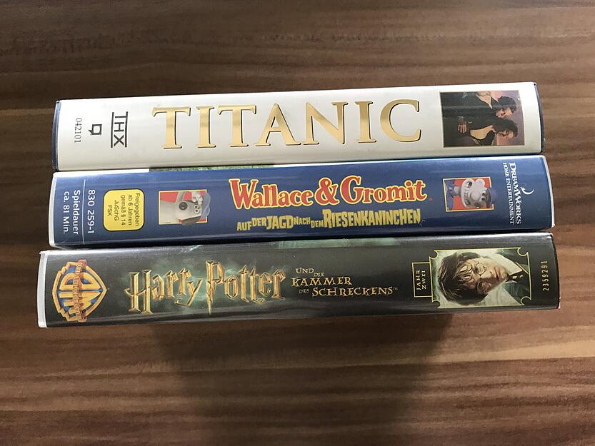 Zusammengestellt von Archiv und Dokumentation der Heilbronner Stimme 
Das Kino kommt ins Wohnzimmer. Eine Videokassette mit Umverpackung ist so stark, wie ein Buch.