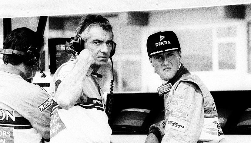 Benetton-Teamchef Flavio Briatore (links) und Michael Schumacher setzten sich 1994 in Silverstone &uuml;ber mehrere FIA-Regularien hinweg. Das sorgte f&uuml;r viel Tohuwabohu und blieb nicht unbestraft.