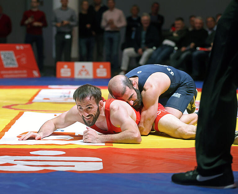 Ringen 1. Bundesliga West, Red Devils Heilbronn gegen KSV Witten 07, Recep Topal (HN) gegen Milad Fuladi Aloutsche