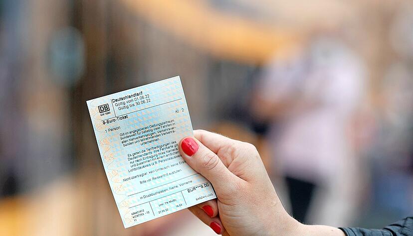 Das 9-Euro Ticket gibt es auch an Automaten im Heilbronner Hauptbahnhof. Tausende Kunden haben schon zugegriffen.
Foto: Ralf Seidel
