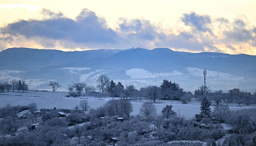 Am Wochenende ist von Winter bis Frühling wettertechnisch alles dabei. Am Wochenende ist von Winter bis Frühling wettertechnisch alles dabei.