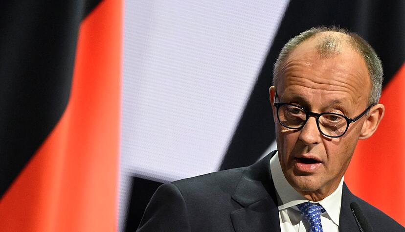 Bundeskanzler Merz wendet sich zum Tag der Einheit in einer sehr grundsätzlichen Rede an die Deutschen. Bundeskanzler Merz wendet sich zum Tag der Einheit in einer sehr grundsätzlichen Rede an die Deutschen.