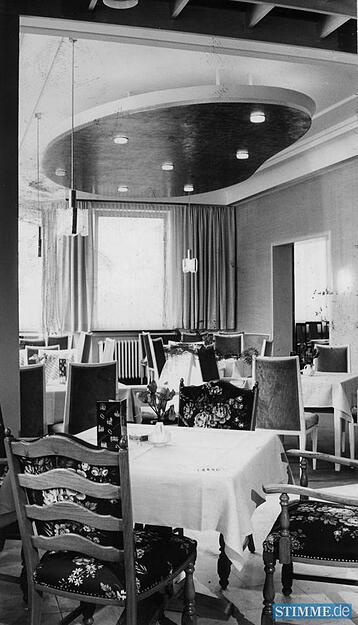 Gediegenes Mobiliar im Stil der 60er Jahre bietet das Silcher-Zimmer nach der Modernisierung des Hauses des Handwerks 1967. Gediegenes Mobiliar im Stil der 60er Jahre bietet das Silcher-Zimmer nach der Modernisierung des Hauses des Handwerks 1967.