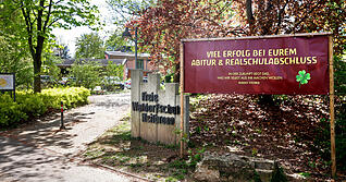 An der Heilbronner Waldorfschule  stehen Gewaltvorw&uuml;rfe gegen eine Erzieherin im Raum. Drei Kinder wurden daraufhin wegen des zerr&uuml;tteten Verh&auml;ltnisses der Schule zu den Eltern rausgeworfen.