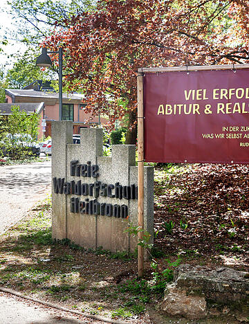 An der Heilbronner Waldorfschule  stehen Gewaltvorw&uuml;rfe gegen eine Erzieherin im Raum. Drei Kinder wurden daraufhin wegen des zerr&uuml;tteten Verh&auml;ltnisses der Schule zu den Eltern rausgeworfen.
