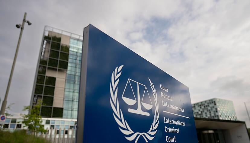 2021 ergriffen die islamistischen Taliban in Afghanistan erneut die Macht. Opfer der Politik sind vor allem Frauen und M&auml;dchen. Nun werden die Taliban-F&uuml;hrer international gesucht.