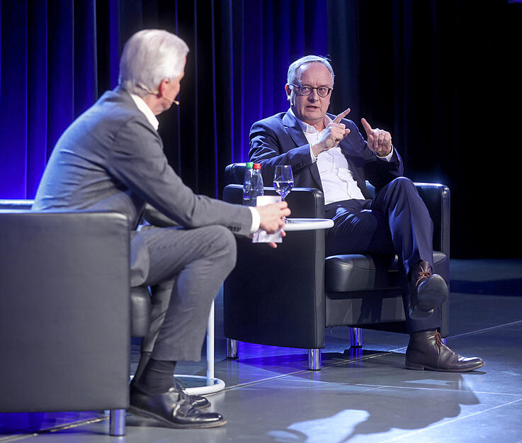 Soziale Sicherheit und wirtschaftliche Entwicklung prägten die Debatte. Soziale Sicherheit und wirtschaftliche Entwicklung prägten die Debatte.