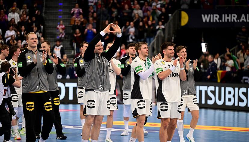Die deutschen Handballer bedankten sich nach dem Sieg gegen Kroatien f&uuml;r die Unterst&uuml;tzung der Fans.