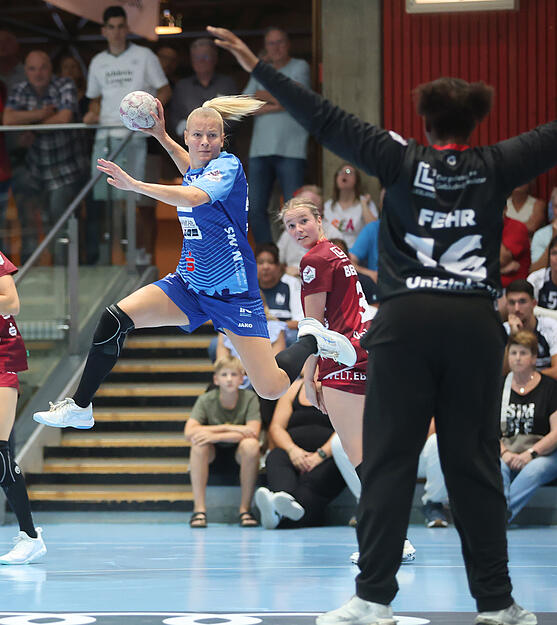 Trainer Thomas Zeitz konnte mit der Leistung der Sport-Union Neckarsulm im Bundesliga-Eröffnungsspiel nicht zufrieden sein. Trainer Thomas Zeitz konnte mit der Leistung der Sport-Union Neckarsulm im Bundesliga-Eröffnungsspiel nicht zufrieden sein.