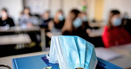 In Baden-Württemberg soll es in den weiterführenden Schulen bald wieder mehr Präsenzunterricht geben &minus; unter Einhaltung der AHA-Regeln.
Foto: dpa