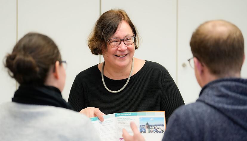 Zuh&ouml;ren, beraten, informieren: Als Gleichstellungsbeauftragte hat Christel Steylaers eine F&uuml;lle an Aufgaben.