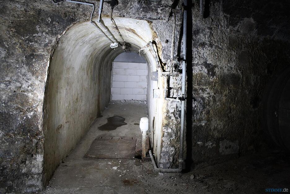 Ein Tunnel verbindet zwei Keller der Weinhandlung Zapf - so oder ähnlich sahen die historischen Kellerverbindungen aus.