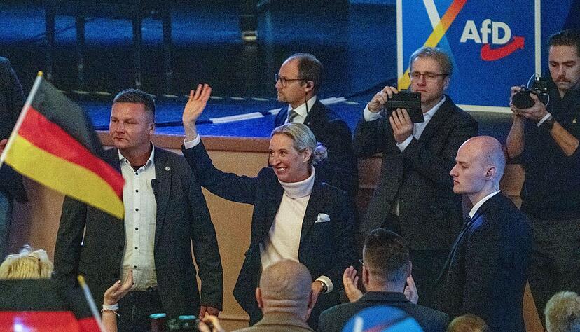 Alice Weidel ist Bundesvorsitzende und Kanzlerkandidatin der AfD. Hier bei einer Wahlkampfveranstaltung im Konzerthaus von Heidenheim.