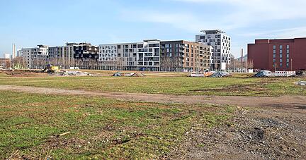 Im Neckarbogen entstehen neue Wohnhäuser. Die Stadt schätzt, dass Heilbronn im Vergleich zu anderen Städten recht viele verfügbare Bauflächen hat.
Foto: Andreas Veigel