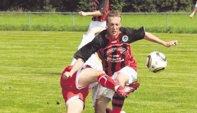 Erneut gingen die Westernhausener (hier Robin Geiselhardt) vor ihren Gegnern in die Knie. Gegen Apfelbach/Herrenzimmern hie&szlig; es 1:2.Foto: Herbert Schmerbeck