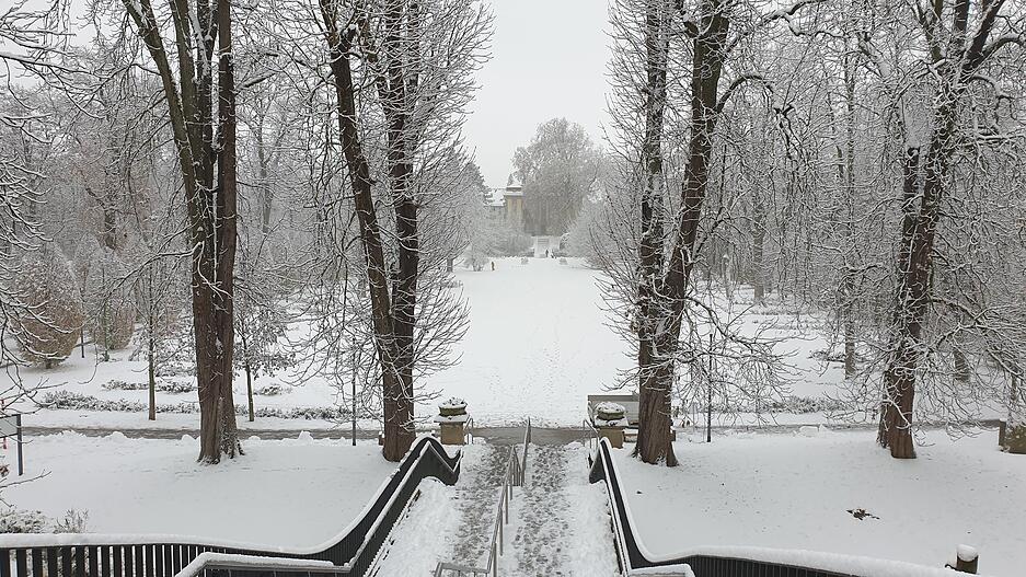 Die Treppe zum Hofgarten in Öhringen (Dezember 2020). Leserfoto: Heinrich Brehm