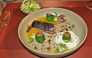 Die Vorspeise: Variationen vom Lachs. Foto: Jürgen Koch Die Vorspeise: Variationen vom Lachs. Foto: Jürgen Koch