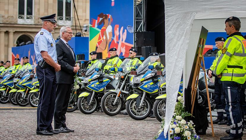 Überschattet wurden die Feiern und Spiele in Stuttgart unter anderem vom Unfalltod eines Motorradpolizisten.