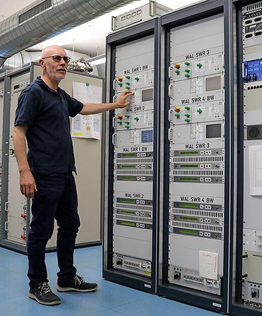 Hunderte Stufen muss Inspekteur Siggi Simbeck bis zum Arbeitsplatz hinauf. Hunderte Stufen muss Inspekteur Siggi Simbeck bis zum Arbeitsplatz hinauf.