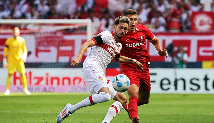 Atakan Karazor (l.) rückt als neuer Kapitän beim VfB Stuttgart noch mehr in die Verantwortung.