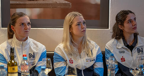 Klarer Blick nach vorne: Alicia Soffel, Kim Hinkelmann und Merle Albers (von links) haben das gemeinsame Ziel Europapokal fest im Blick. Klarer Blick nach vorne: Alicia Soffel, Kim Hinkelmann und Merle Albers (von links) haben das gemeinsame Ziel Europapokal fest im Blick.