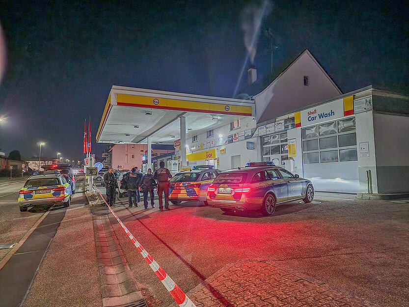 Ob der Täter in Kirchardt eine Waffe zur Bedrohung nutzte, ist bisher unklar.