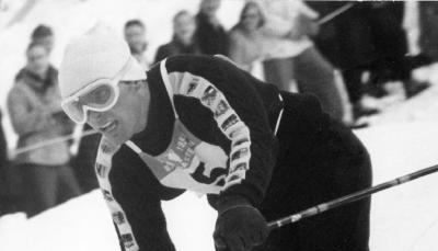 Toni Sailer während einer Abfahrt im Februar 1958.