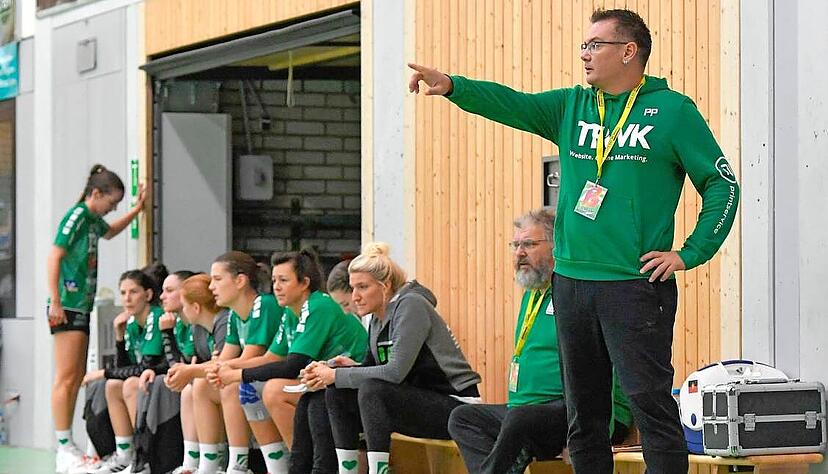 Trainer Patrice Payer (rechts) und seine Fleinerinnen warten weiter auf ihren ersten Sieg in der Regionalliga. Trainer Patrice Payer (rechts) und seine Fleinerinnen warten weiter auf ihren ersten Sieg in der Regionalliga.