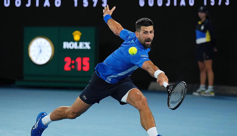 Novak Djokovic k&auml;mpfte sich trotz Verletzung ins Halbfinale gegen Alexander Zverev.