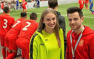 Als Betreuer ganz nah dran am FC: Katrin Waterstrat und Mario Schmelcher. Als Betreuer ganz nah dran am FC: Katrin Waterstrat und Mario Schmelcher.