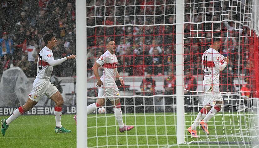 Bilal El Khannouss führt den VfB Stuttgart zum nächsten Heimsieg. Bilal El Khannouss führt den VfB Stuttgart zum nächsten Heimsieg.