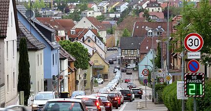Vielerorts geht es wie hier im Heilbronner Stadtteil Frankenbach oft nur schleppend voran. Ein Unfall auf der Autobahn verschärft die Situation.
Foto: Archiv, Seidel
