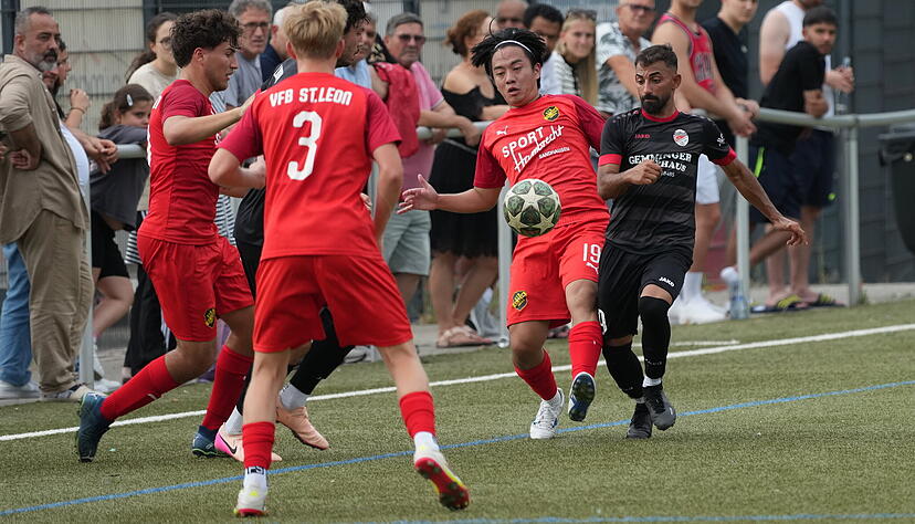 F&uuml;r Abdul Kadir Taskin (rechts) und T&uuml;rkspor Eppingen geht es darum, sich sauber aus der Landesliga zu verabschieden.