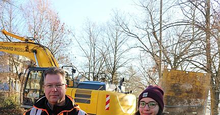 Steffen Kunert und Julia Haas sind sehr zufrieden mit dem Baufortschritt.