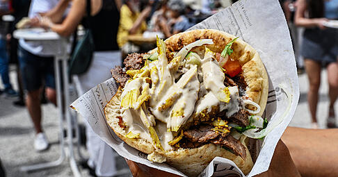 In Heilbronn gibt es ein neues Event: Die &bdquo;Street Food Meile&ldquo; findet vom 24. bis 27. April auf dem Selgros-Parkplatz im Industriegebiet statt.