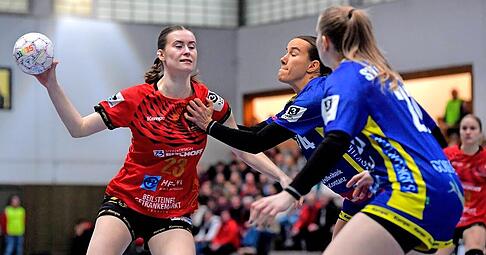 Nina Dierolf (am Ball) und die SG Schozach-Bottwartal k&auml;mpfen zum Jahresabschluss am Samstag um ihren zweiten Heimsieg der Saison.