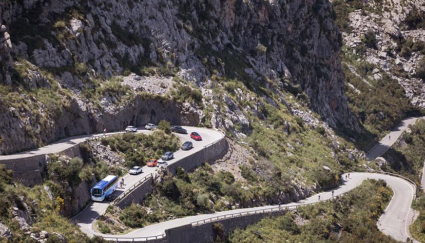 Hin und her: Besonders kurvige Passagen stellen Reisekranke vor Herausforderungen.