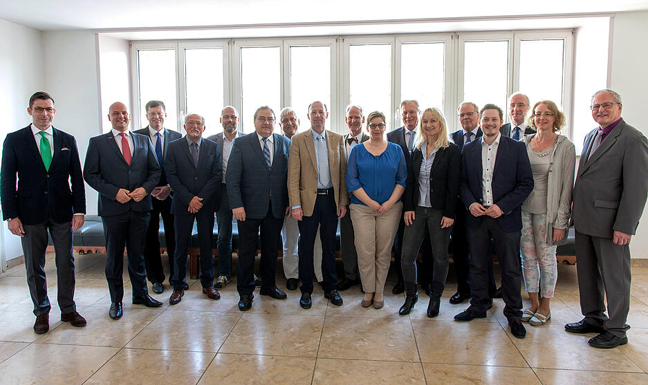 Bei der Landtagswahl 2016 wird die AfD in Gögels Wahlkreis drittstärkste Kraft. Er zieht mit 22 weiteren AfD-Abgeordneten erstmals in den Landtag ein. Foto: dpa Bei der Landtagswahl 2016 wird die AfD in Gögels Wahlkreis drittstärkste Kraft. Er zieht mit 22 weiteren AfD-Abgeordneten erstmals in den Landtag ein. Foto: dpa