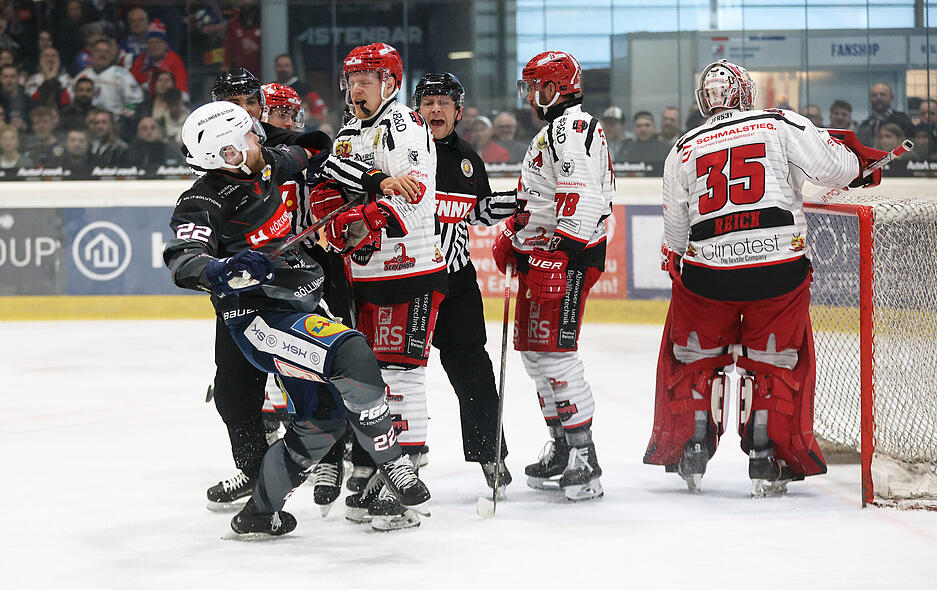 Die Falken gingen in Führung.