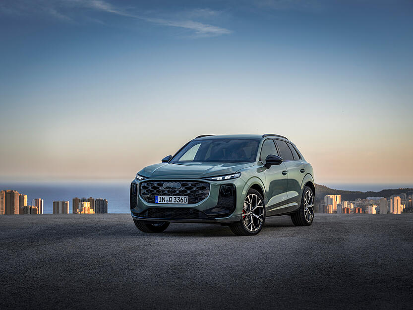 Optisch macht der neuen Audi Q3 einen großen Sprung mit dem breiten Grill und den schmalen Scheinwerfern.