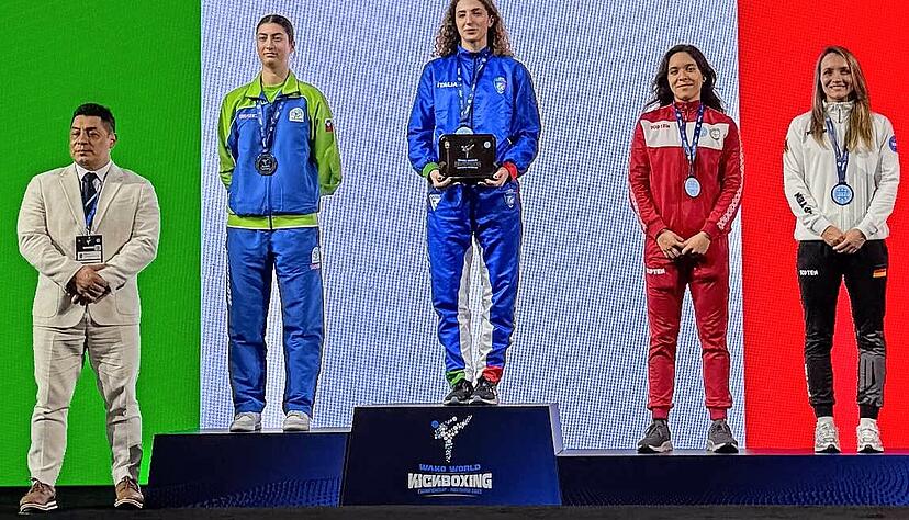 Stefanie Megerle (v. r.) belegt Platz drei gemeinsam mit Mexikos Monica Vanessa Sanchez Trejo. Platz eins ging an Silvia Gristina, Platz zwei an Tina Baloh.