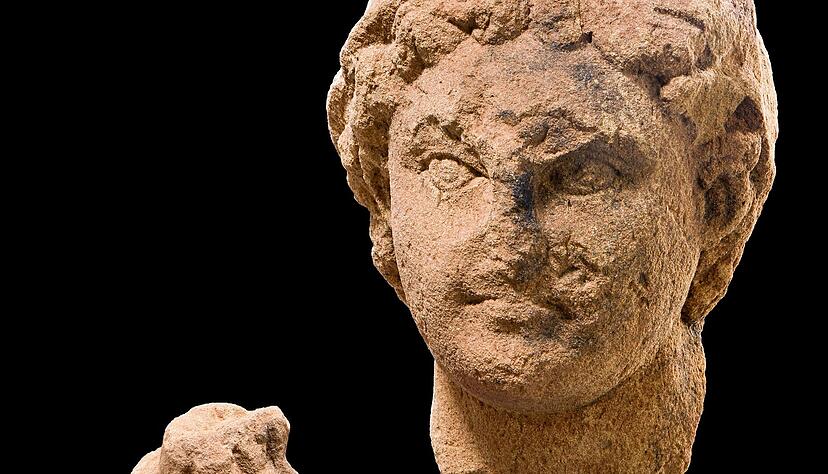 Zu den Fundstücken auf den Steinäckern in Neckargartach gehören der Kopf des römischen Gottes Merkur und dessen Hand mit voller Geldbörse. Zu den Fundstücken auf den Steinäckern in Neckargartach gehören der Kopf des römischen Gottes Merkur und dessen Hand mit voller Geldbörse.