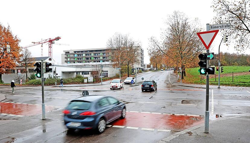 Die Kreuzung Römerstraße/Am Gesundbrunnen soll voraussichtlich 2027/2028 zu einem Kreisverkehr umgebaut werden.