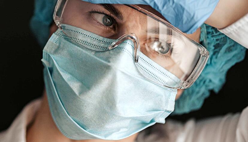 Pflegekräfte, hier ein Themenbild, kommen an ihre Grenzen. Foto: Mikhaylovskiy/stock.adobe.com Pflegekräfte, hier ein Themenbild, kommen an ihre Grenzen. Foto: Mikhaylovskiy/stock.adobe.com