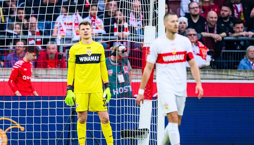 VfB-Torwart Alexander Nübel (l) und Abwehrchef Waldemar Anton stehen im EM-Kader.
