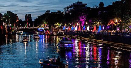 Die Bootsparade der Vereine und die audiovisuelle Lasershow waren schon im vergangenen Jahr Höhepunkte des Lichterfests.
Foto: Archiv/Bihr
