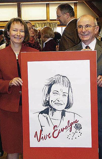 Evelyne Gebhardt feiert ihren 50. Geburtstag im Januar 2004 in der Ingelfinger Kelter.  Foto: HSt-Archiv