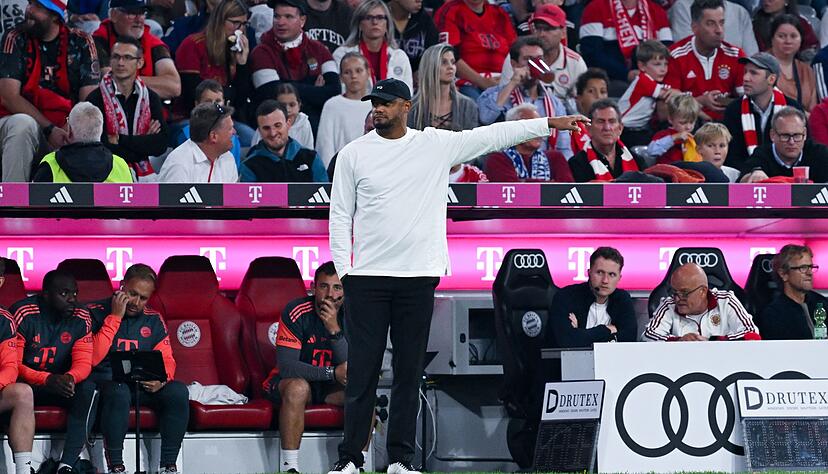 Bayern-Trainer Vincent Kompany erlebte beim Wiedersehen mit seinem Ex-Club HSV einen entspannten Abend am Spielfeldrand.